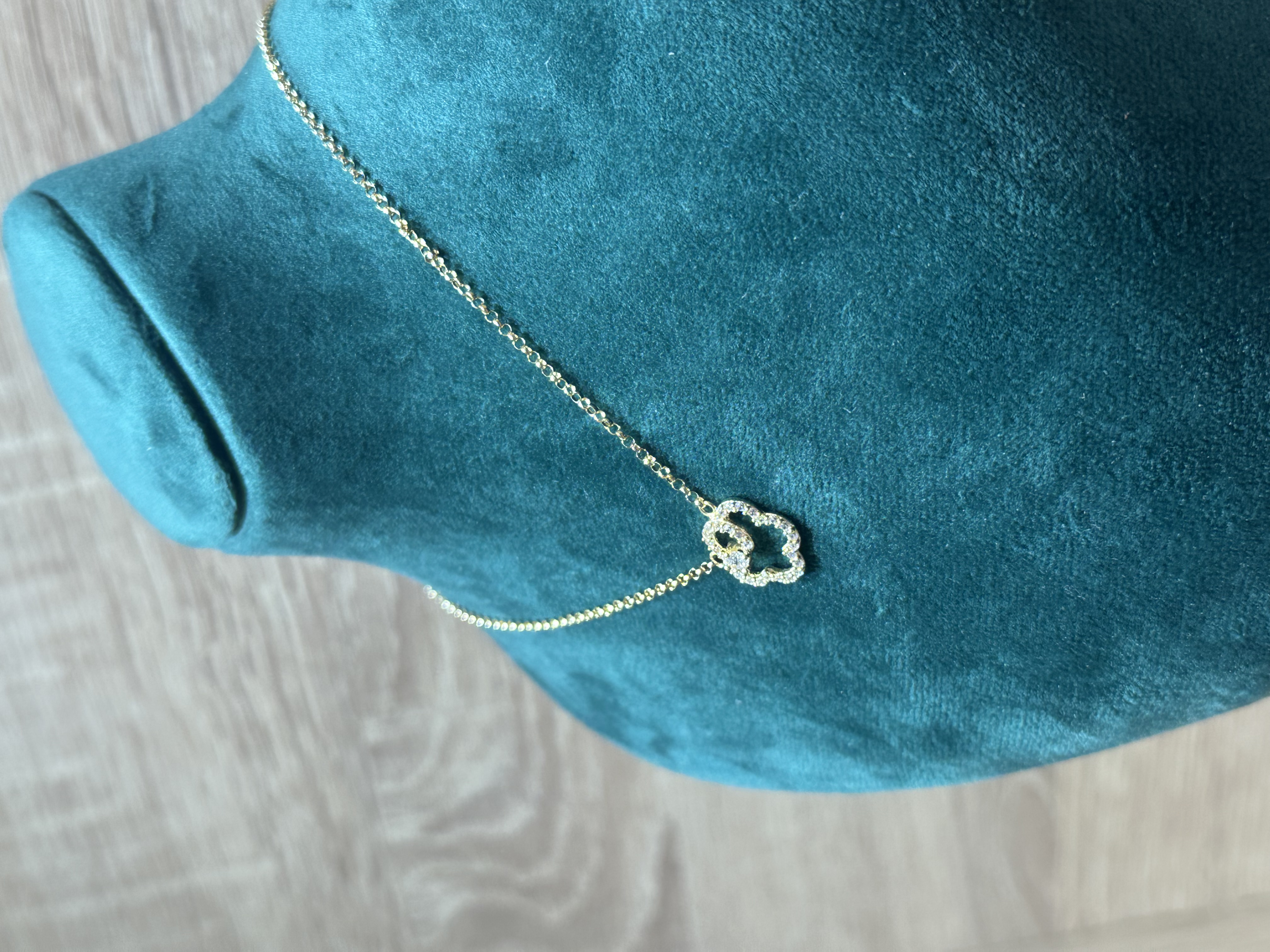 Collier Rose Cristalline